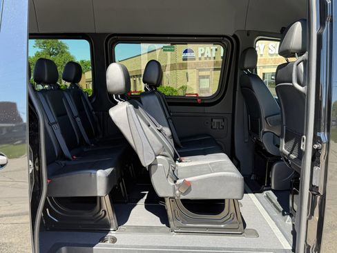 Used 2022 Mercedes-Benz Sprinter 2500 image 10