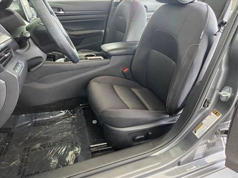 Used 2024 Nissan Altima 2.5 SV image 15