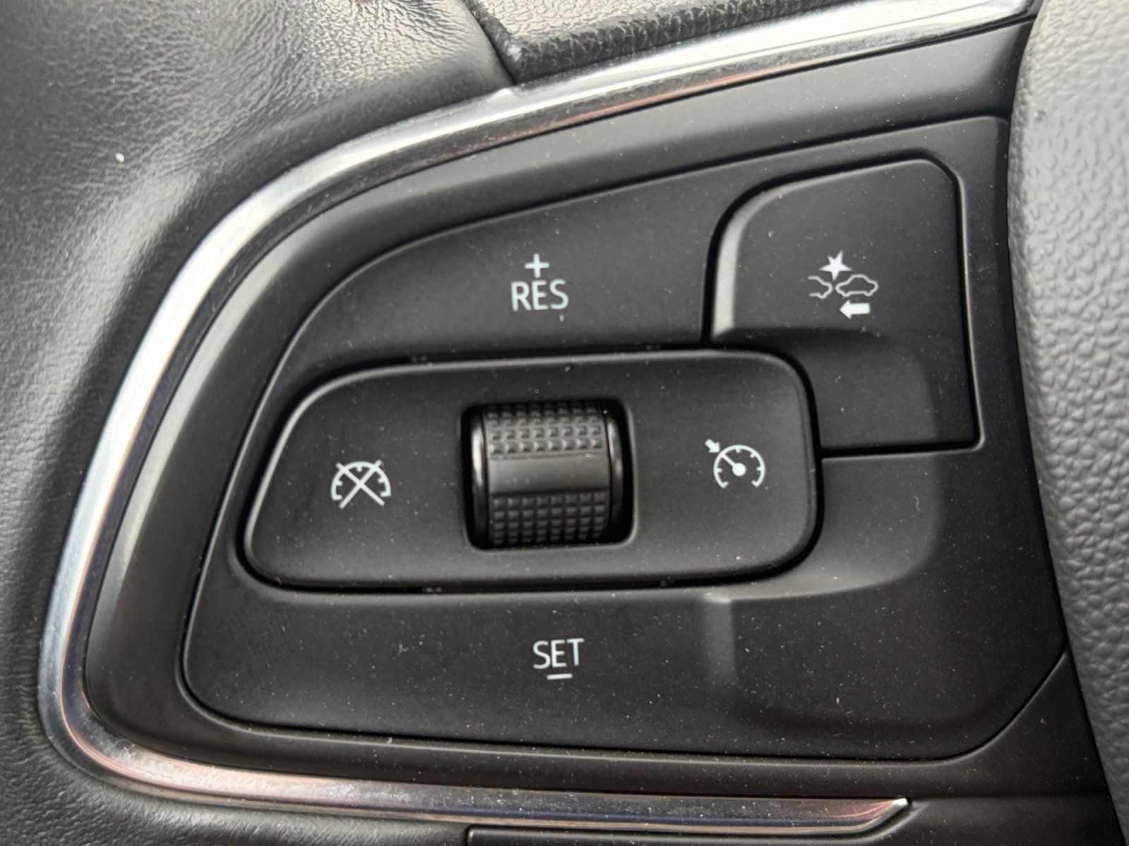 Used 2021 Buick Encore GX Select AWD/4WD image 18