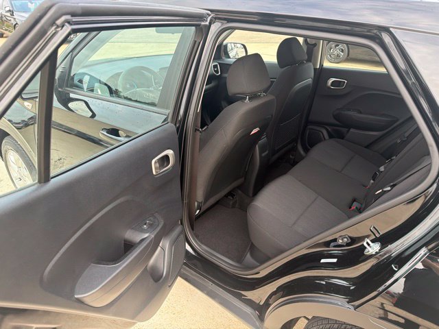 Used 2026 Hyundai Venue SE FWD image 15