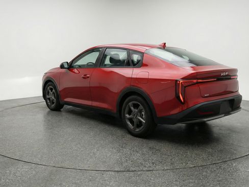 Used 2025 Kia K4 LXS image 6