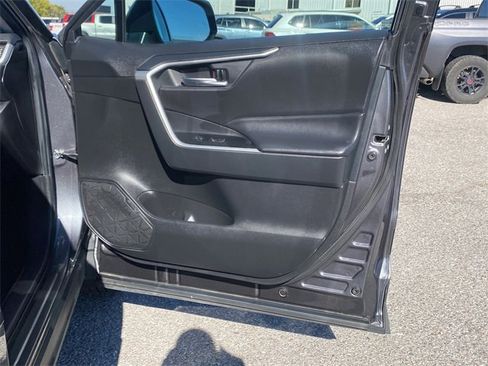 Used 2024 Toyota RAV4 XLE Premium image 10
