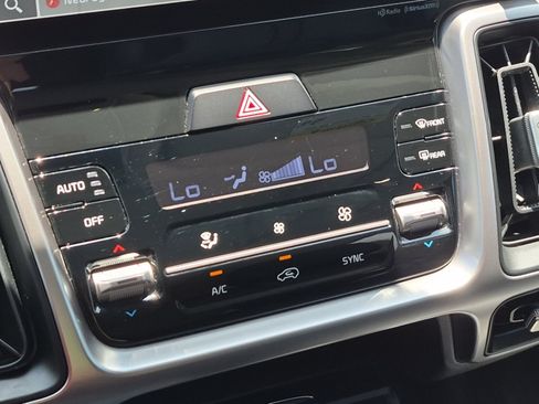 Used 2023 Kia Sorento EX w/ Panoramic Sunroof Package FWD image 18