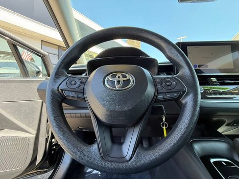 Used 2025 Toyota Corolla LE FWD image 21