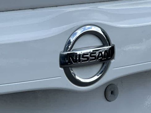 Used 2017 Nissan Versa SV FWD image 21