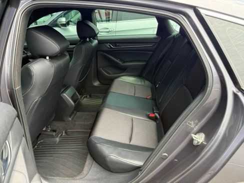 Used 2018 Honda Accord Sport image 9