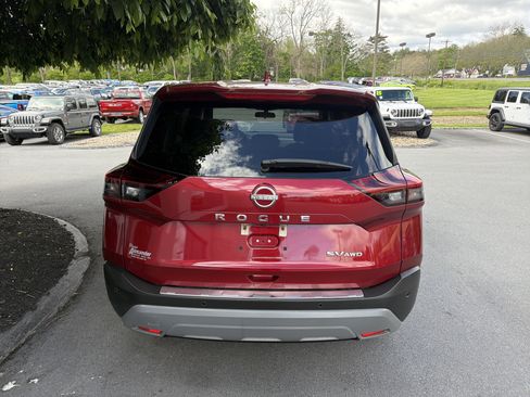 Used 2023 Nissan Rogue SV AWD/4WD image 3