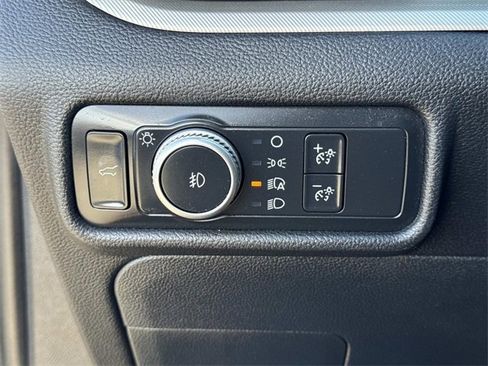 Used 2020 Ford Explorer XLT w/ Equipment Group 202A image 20