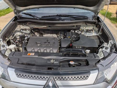 Used 2020 Mitsubishi Outlander SE FWD image 16