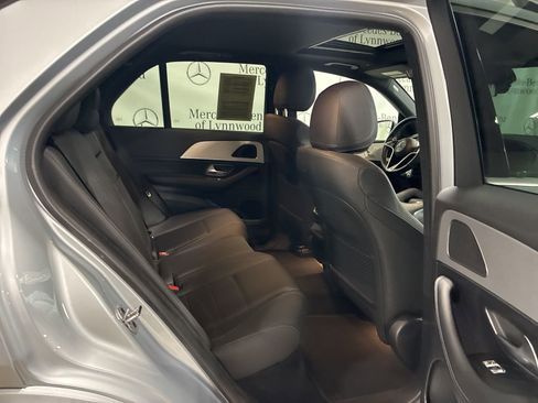 Used 2025 Mercedes-Benz GLE 450 4MATIC w/ AMG Line Exterior image 29