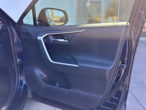 Used 2022 Toyota RAV4 Limited image 25