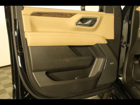 Used 2021 Chevrolet Tahoe Premier w/ Premium Package image 26