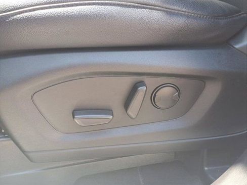 Used 2022 Ford Explorer Limited image 25