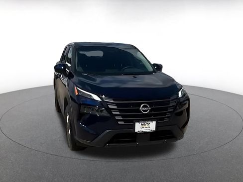 Used 2026 Nissan Rogue SV FWD image 3