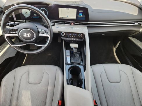 Used 2024 Hyundai Elantra Limited image 32