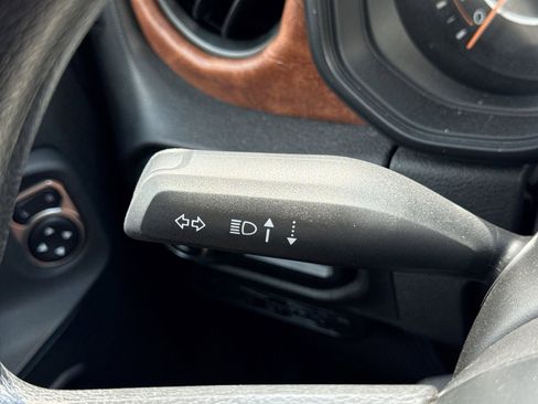 Used 2025 Jeep Gladiator Sport AWD/4WD image 31