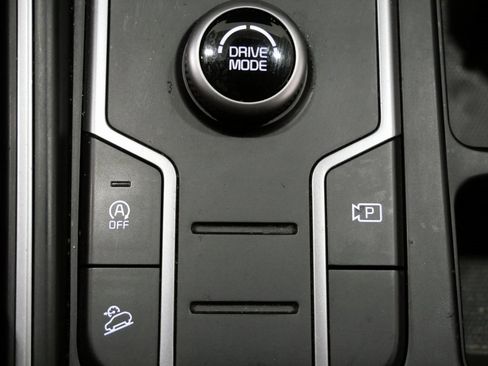 Used 2023 Kia Sorento LX image 21