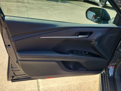 Used 2026 Toyota Camry SE w/ Multimedia Upgrade Package FWD image 13