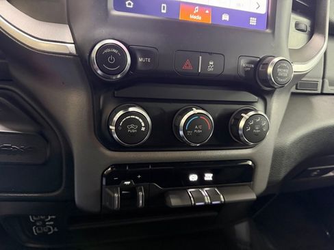 Used 2024 RAM 2500 Big Horn AWD/4WD image 23
