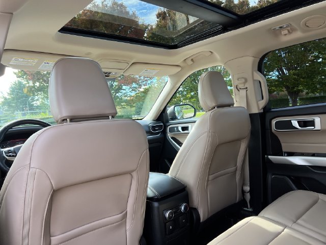 Certified 2022 Ford Explorer XLT w/ Equipment Group 202A AWD/4WD image 28