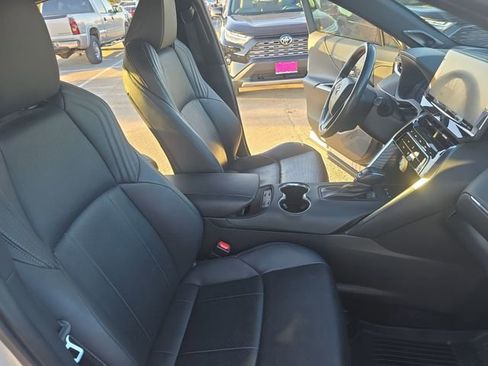 Certified 2021 Toyota Venza Limited image 10