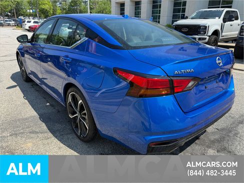 Used 2025 Nissan Altima 2.5 SR FWD image 10