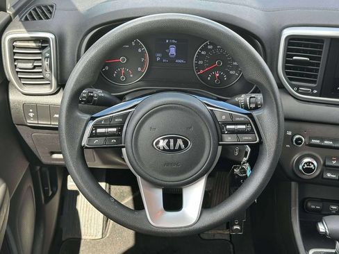 Used 2021 Kia Sportage LX AWD/4WD image 11