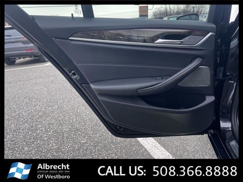 Used 2021 BMW 530i xDrive w/ Premium Package image 14