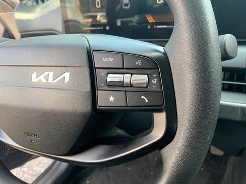 Used 2025 Kia K4 FWD image 26