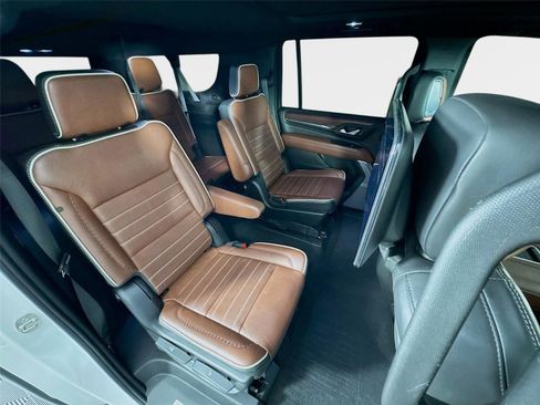 Used 2023 GMC Yukon XL Denali Ultimate w/ LPO, Floor Liner Package AWD/4WD image 30