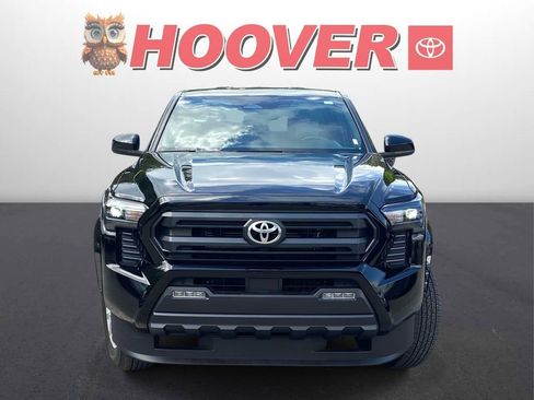 Used 2025 Toyota Tacoma SR5 AWD/4WD image 8