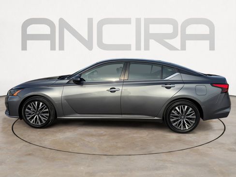 Used 2023 Nissan Altima 2.5 SV FWD image 7