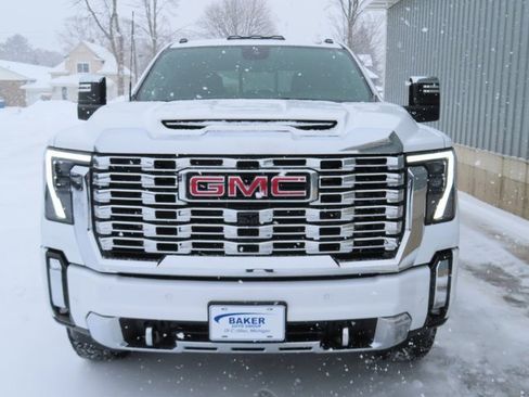Used 2024 GMC Sierra 2500 Denali image 12