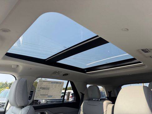 New 2025 Ford Explorer Active w/ Active Comfort Package image 30