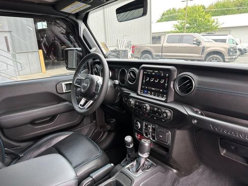 Used 2023 Jeep Wrangler Unlimited Rubicon 4xe w/ Dual Top Group AWD/4WD image 33