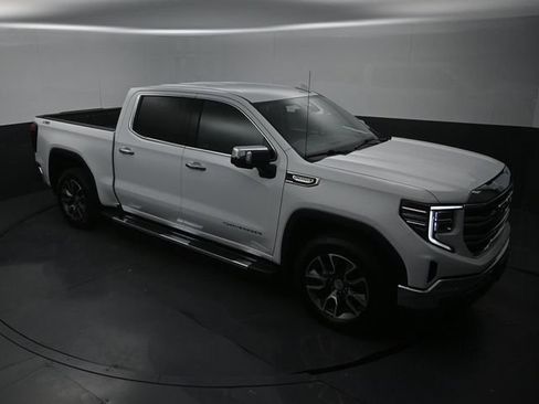 Used 2024 GMC Sierra 1500 SLT AWD/4WD image 29
