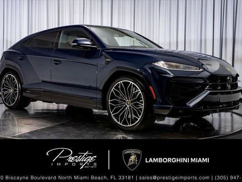Used 2025 Lamborghini Urus SE AWD/4WD image 2