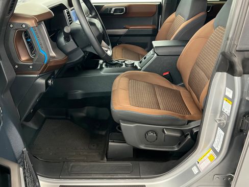 Used 2023 Ford Bronco Outer Banks AWD/4WD image 18