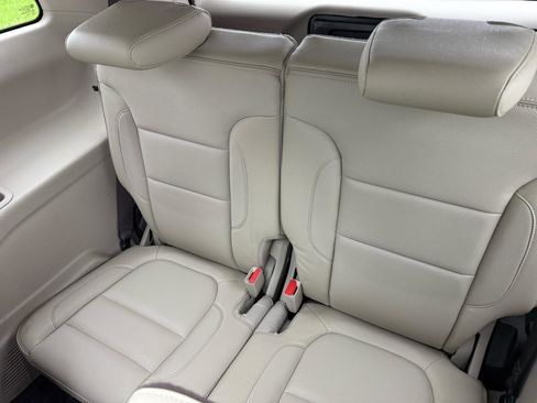 Used 2017 GMC Acadia Denali w/ Technology Package AWD/4WD image 22