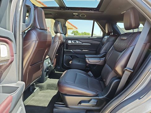 Used 2025 Ford Explorer Platinum w/ LUX Leather Package AWD/4WD image 10