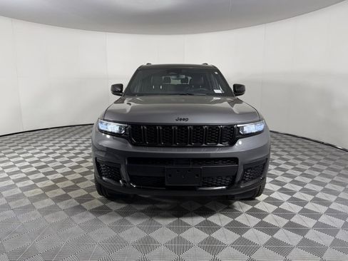 Certified 2024 Jeep Grand Cherokee L Altitude image 10