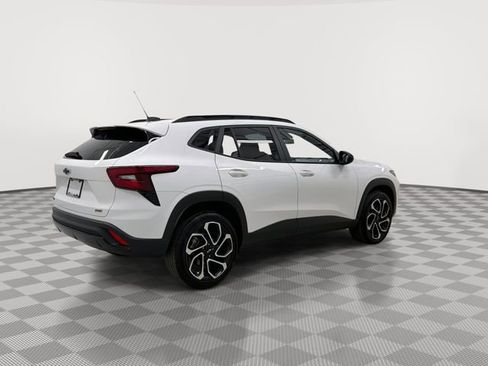 Certified 2024 Chevrolet Trax RS w/ Sunroof Package image 12