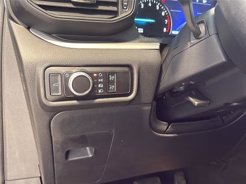 Used 2023 Ford Explorer XLT image 24