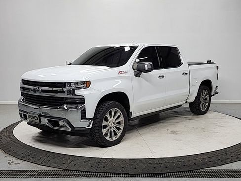 Used 2020 Chevrolet Silverado 1500 LTZ w/ LTZ Convenience Package AWD/4WD image 3