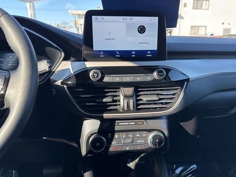 Certified 2022 Ford Escape SE w/ Cold Weather Package image 23