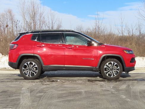 Used 2024 Jeep Compass Limited image 2