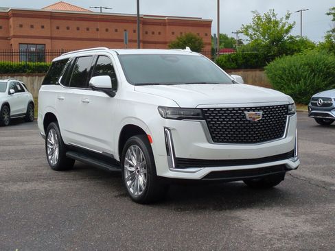 Used 2023 Cadillac Escalade Premium Luxury AWD/4WD image 2