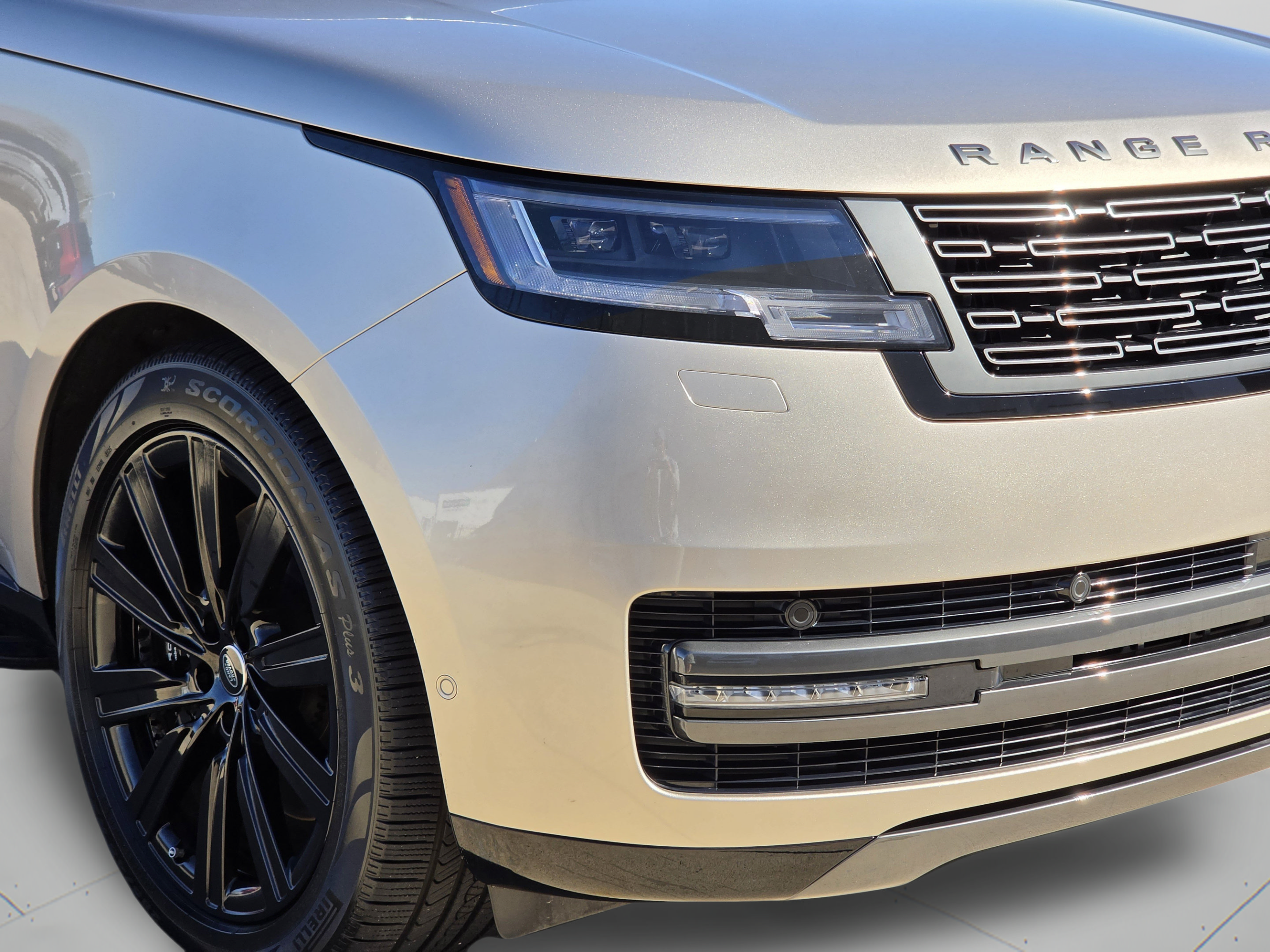 Certified 2023 Land Rover Range Rover SE AWD/4WD image 33