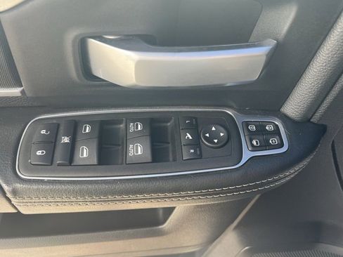 Used 2024 RAM 2500 Big Horn w/ Safety Group image 11