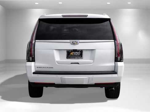 Used 2020 Cadillac Escalade ESV Platinum image 8